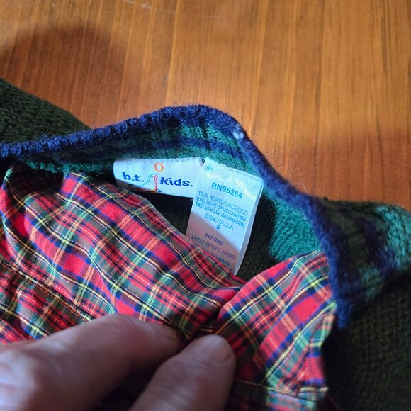 BT Kids Boy 5 2pc Green Sweater Red plaid shirt NWT - Picture 8 of 11